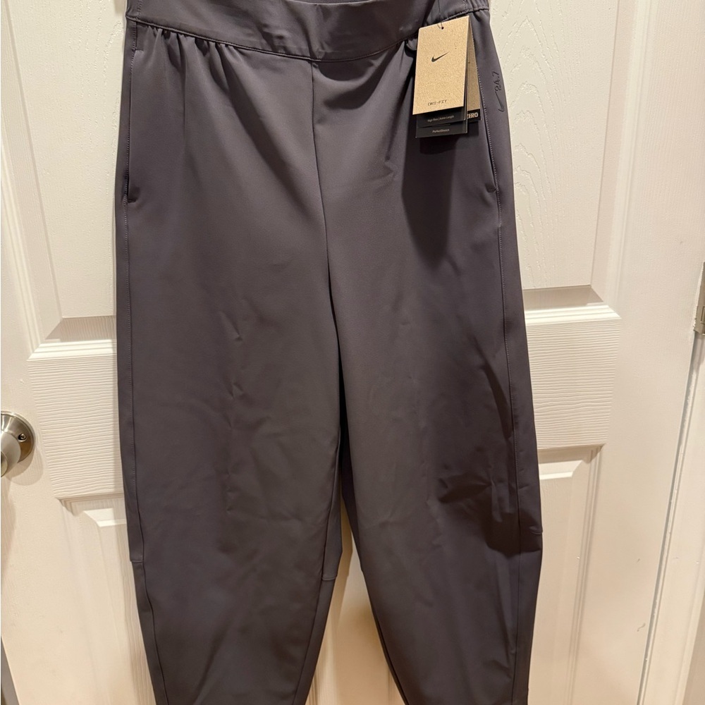 Nike 24.7 Women’s Gray Athletic Pants